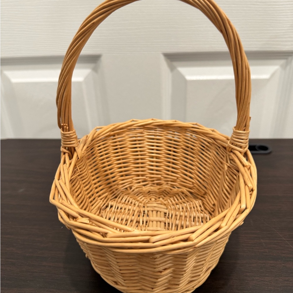 Small Vintage Wicker Basket with Overhandle